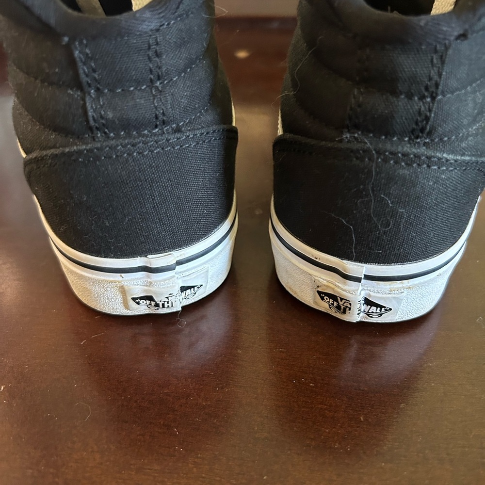Vans - Picture 3 of 6